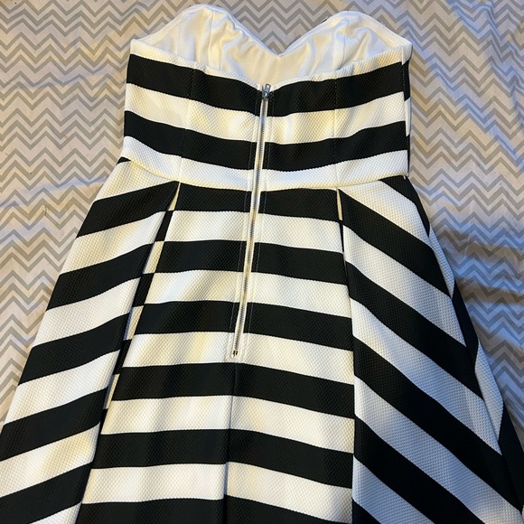 Astr striped sleeveless dress - Picture 2 of 3